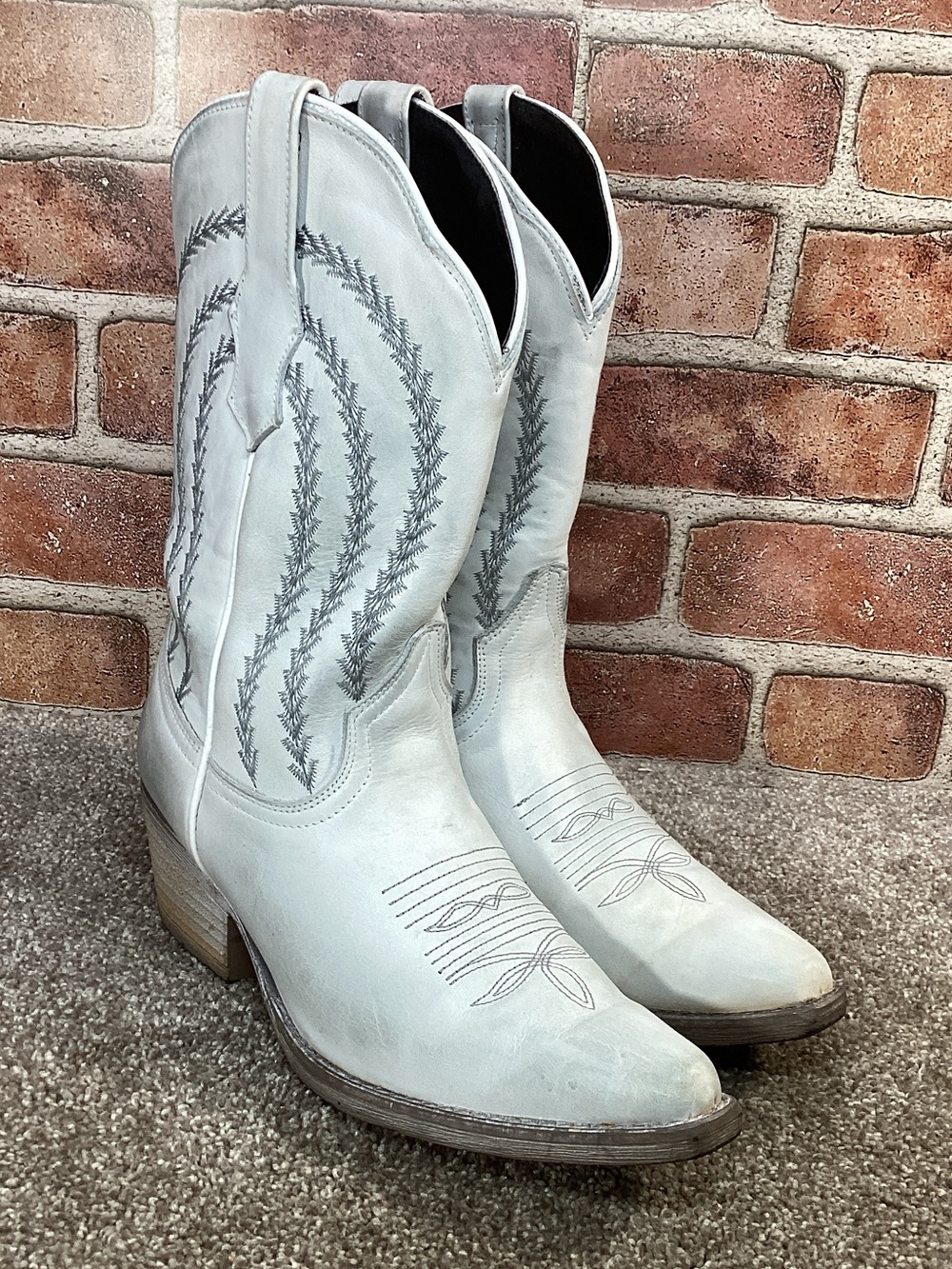 Sterling River womens White western Cowboy boots size 9